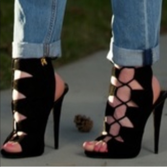 Giuseppe Zanotti Black Suede Lace Up Bootie - Picture 3 of 12